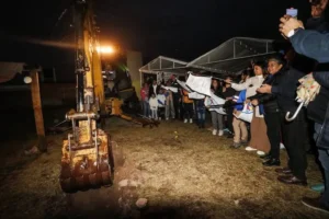 Con casi 2 mdp inician trabajos para la construcción de cancha de futbol 7 en Jardines del Valle II 2 Con casi 2 mdp inician trabajos para la construcción de cancha de futbol 7 en Jardines del Valle II