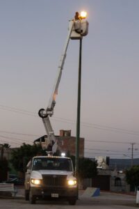Roberto Cabrera supervisa trabajos de Servicios Públicos en la colonia Lomas del Pedregal