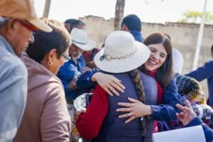 Georgina Sánchez y Roberto Cabrera abrigan a familias de Santa Bárbara La Cueva y San Sebastián de las Barrancas