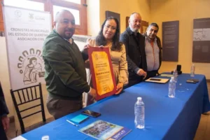 Municipio de San Juan del Río es reconocido como Capital de la Crónica por la CROMEQ 2 <b>Municipio de San Juan del Río es reconocido como Capital de la Crónica por la CROMEQ