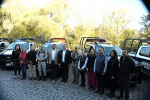 Roberto Cabrera fortalece la seguridad de San Juan del Río con inversión de 14.5 mdp en nuevas patrullas 2 Roberto Cabrera fortalece la seguridad de San Juan del Río con inversión de 14.5 mdp en nuevas patrullas