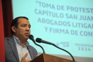 Roberto Cabrera atestigua firma de convenio entre IMM y Colegio de Abogados Litigantes 2 Roberto Cabrera atestigua firma de convenio entre IMM y Colegio de Abogados Litigantes