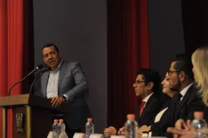 Roberto Cabrera atestigua firma de convenio entre IMM y Colegio de Abogados Litigantes 3 IMG 20240126 WA0002