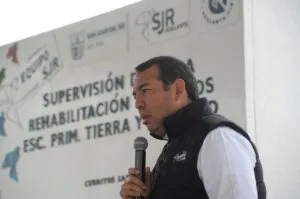 Supervisa Roberto Cabrera obras por más de 7 mdp en el Barrio de La Cruz y Cerritos San Miguel 2 IMG 20240201 WA0015