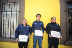 Otorgan reconocimiento ciudadano a elementos de seguridad que evitaron que una persona atentara contra su vida 2 IMG 20240402 WA0013