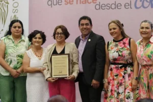 Gobierno Municipal de San Juan del Río reconoce trabajo de educadoras 2 IMG 20240428 WA0011
