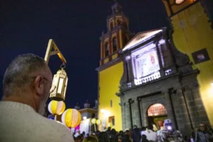Aprueban exhorto para que el Ejecutivo estatal declare a la Peregrinación de Los Farolitos como Patrimonio Cultural Inmaterial del Estado 2 1000952917