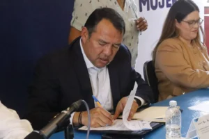 Roberto Cabrera encabeza firma de convenios con 7 instituciones y organizaciones en beneficio de las mujeres 2 IMG 20260429 WA0932